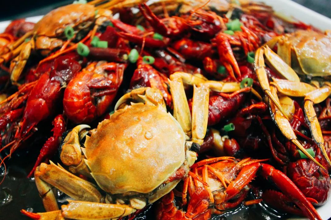 蝦兵蟹將火爆來襲！海鮮盛宴等你開啟